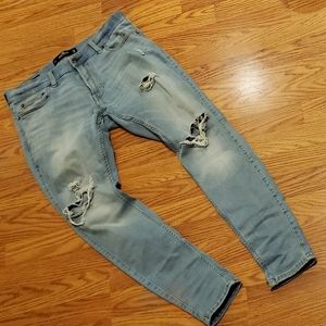 HOLLISTER 32/30 DISTRESSES SKINNY JEANS - EUC